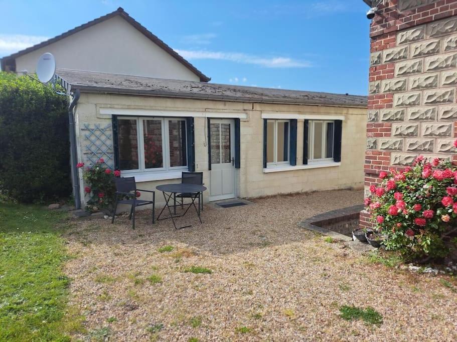 Maisonnette Pont De L'Arche Pont-de-lʼArche Exterior foto